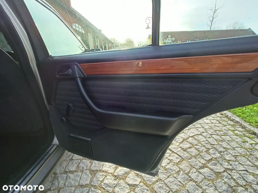 Mercedes-Benz W124 (1984-1993) - 19