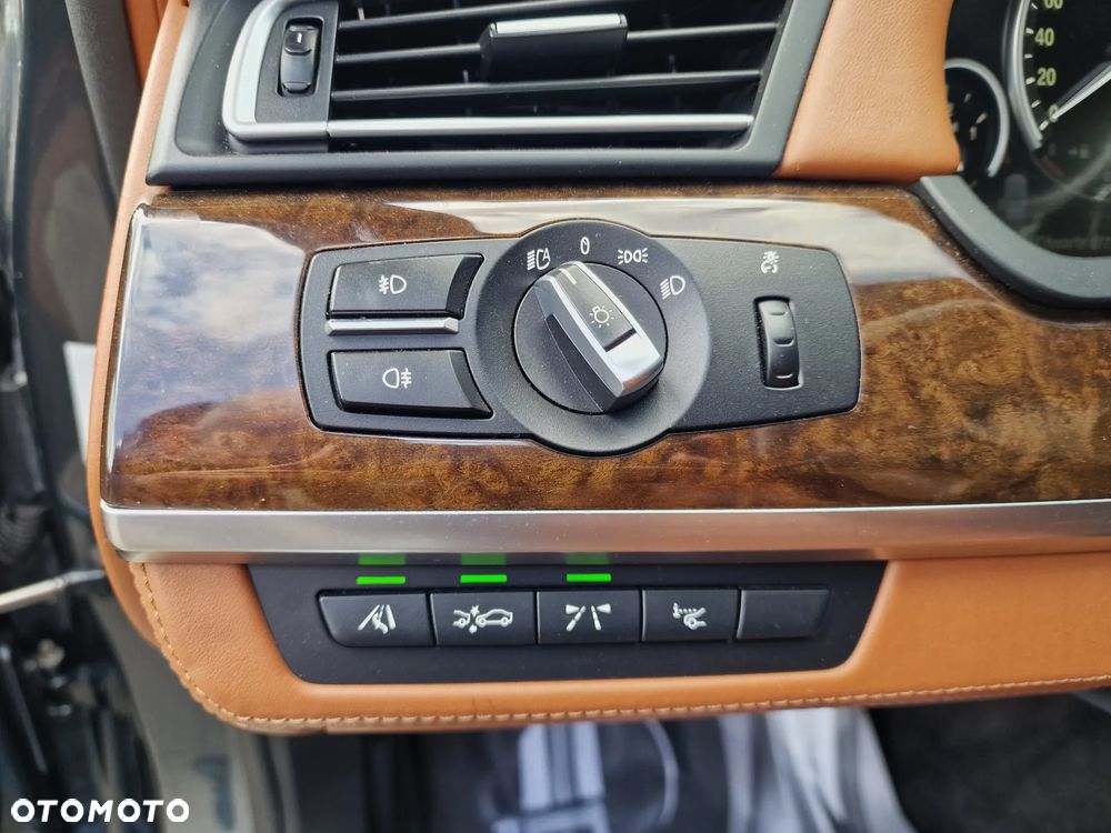 BMW Seria 7 740d - 21