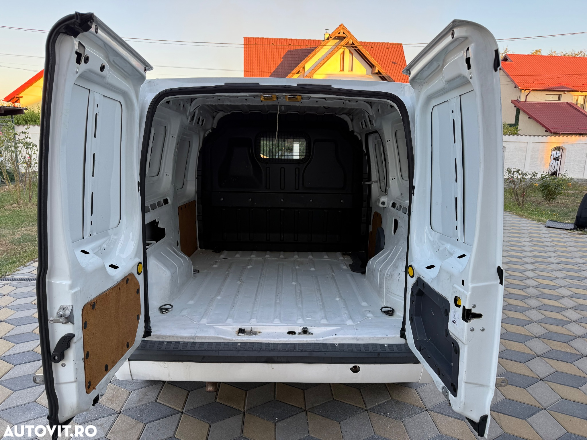 Ford Transit Connect - 6