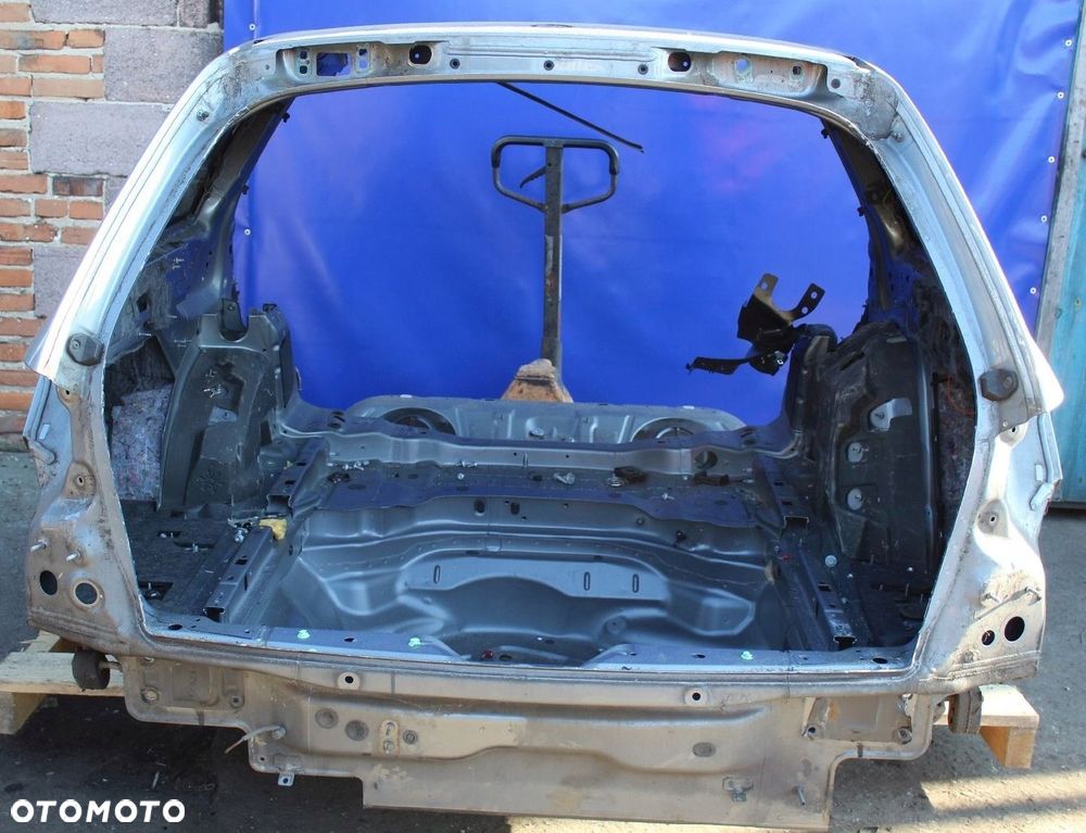 Ćwiartka tylna lewa błotnik tył lewy Mercedes W212 Lift Kombi kolor 792 - 8