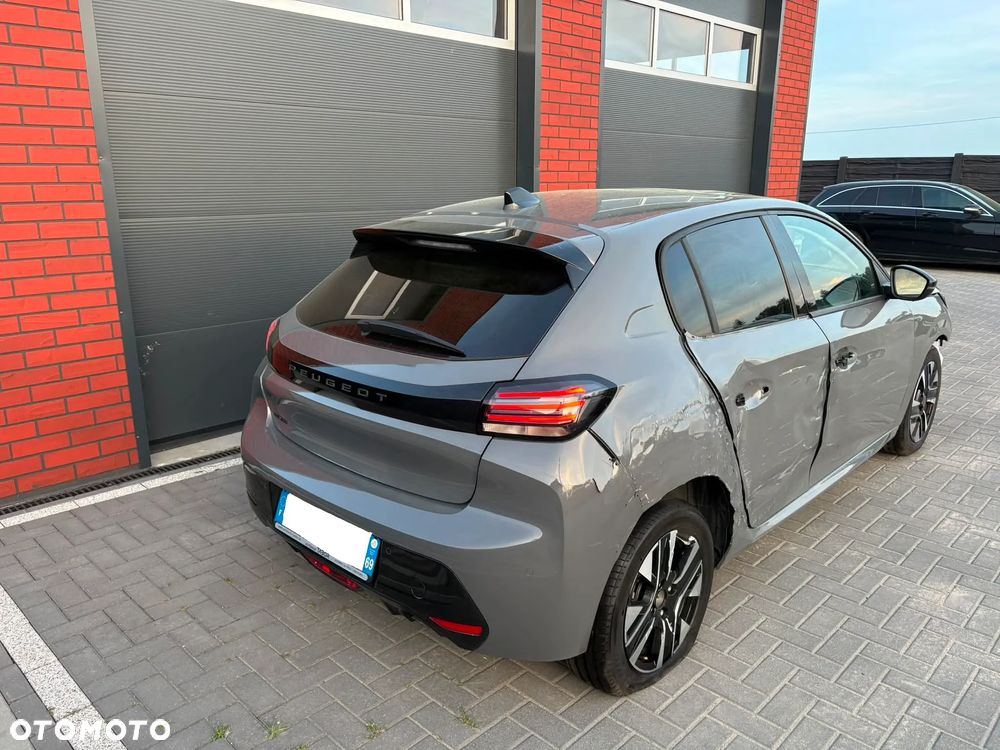 Peugeot 208 - 36