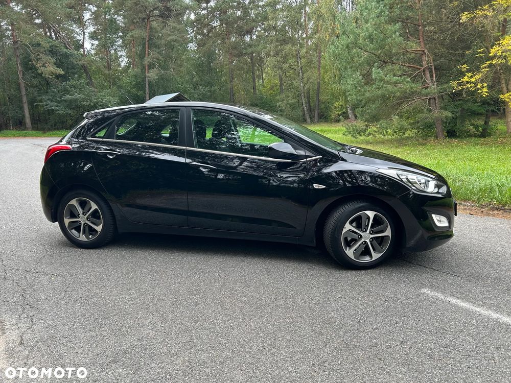 Hyundai i30 blue 1.4 Trend - 6