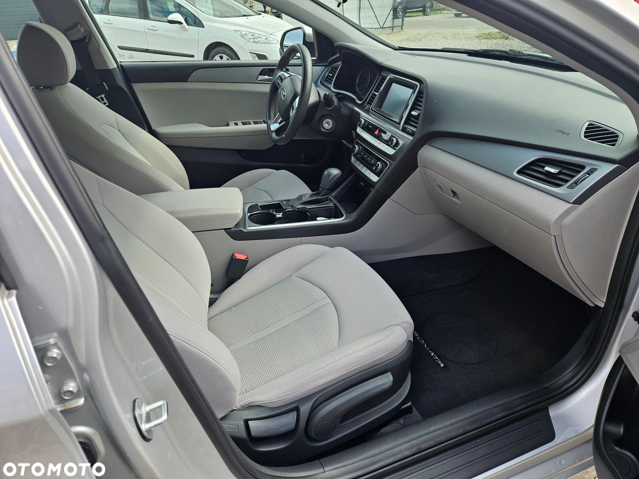 Hyundai Sonata - 11