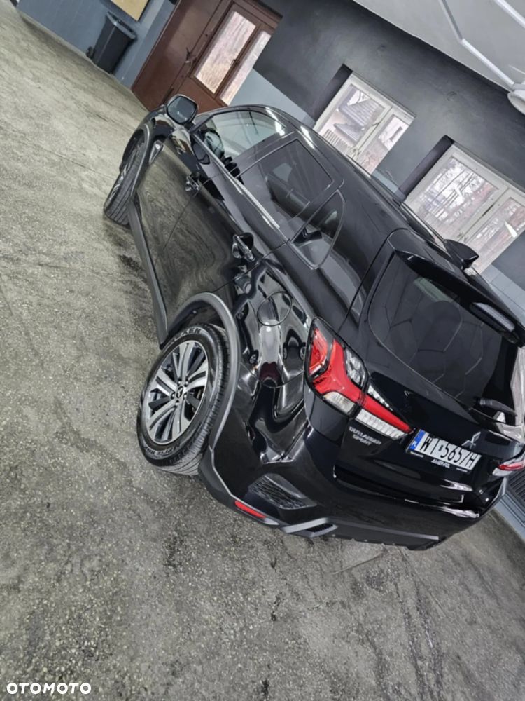 Mitsubishi Outlander - 9