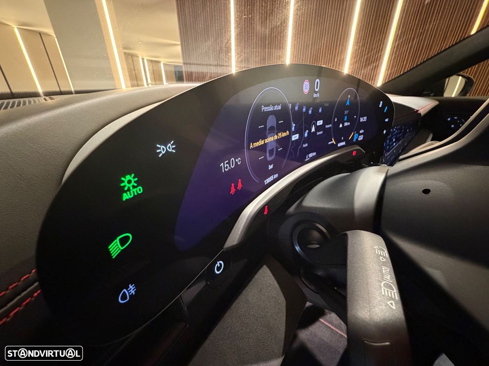 Porsche Taycan GTS - 27