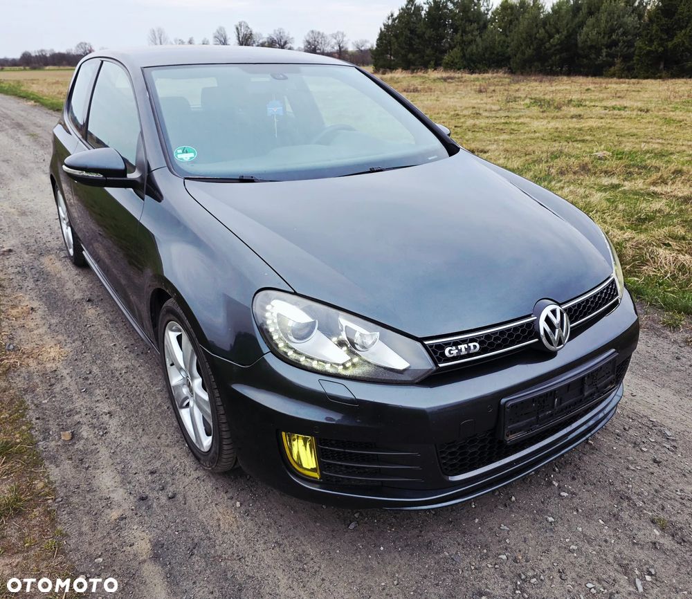 Volkswagen Golf - 2
