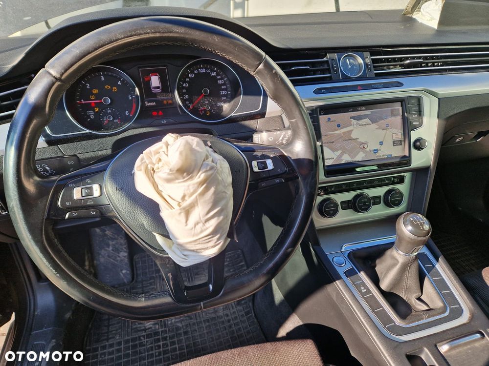 Volkswagen Passat Variant 2.0 TDI SCR Comfortline - 12