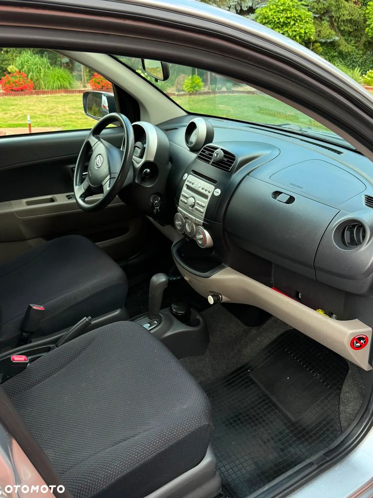 Daihatsu Sirion 1.3 - 8