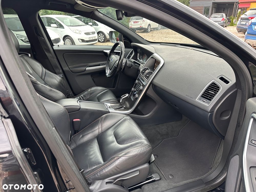 Volvo XC 60 D5 AWD Geartronic Summum - 12
