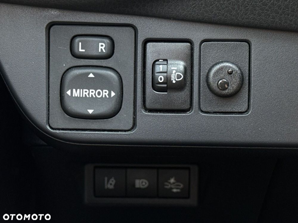 Toyota Yaris - 20