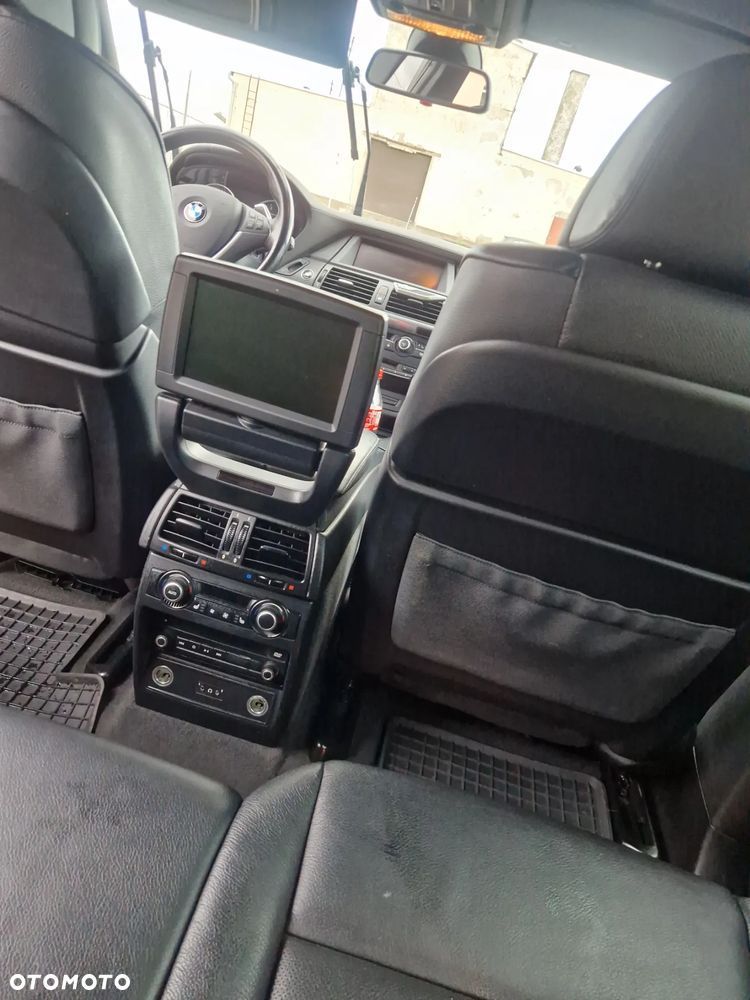 BMW X5 5.0i xDrive - 9