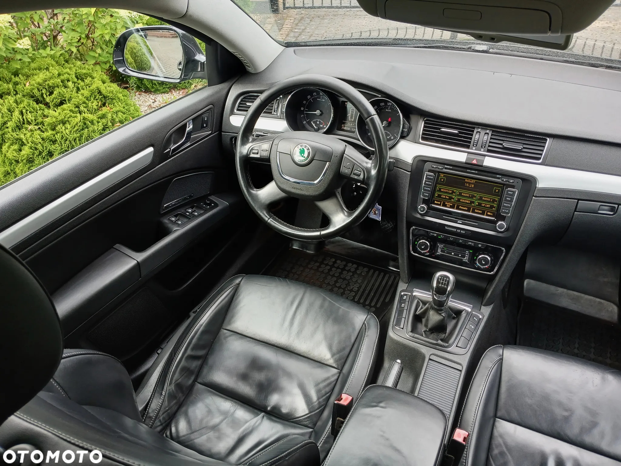 Skoda Superb 2.0 TDI Elegance - 31
