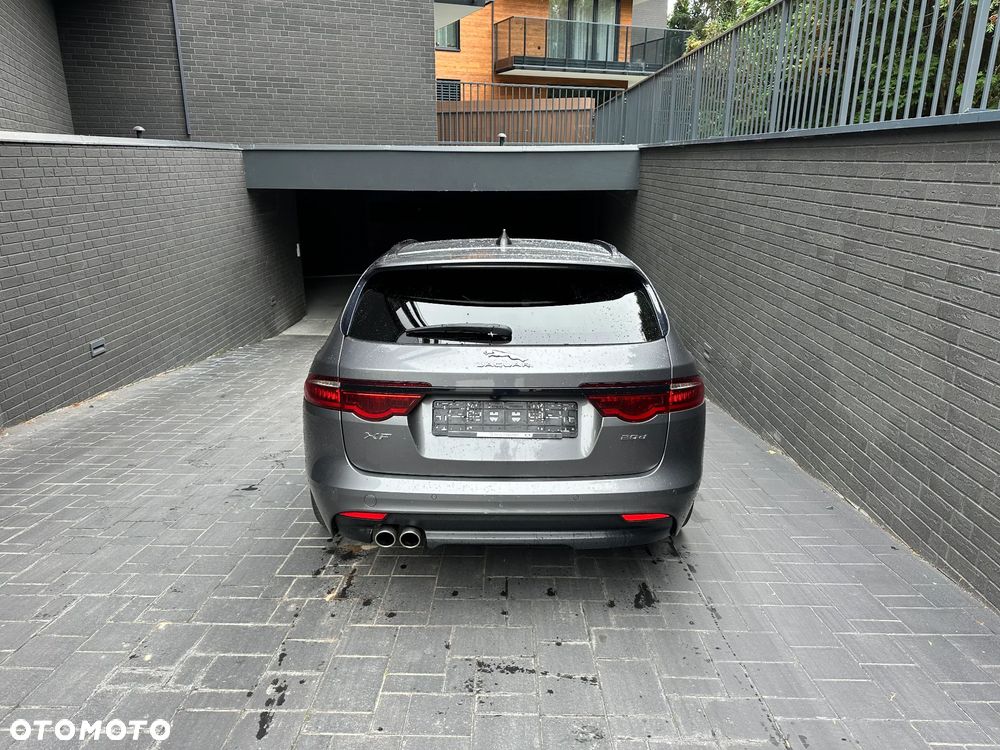 Jaguar XF 2.0 i4D R-Sport - 14