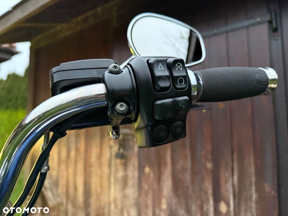 Harley-Davidson Touring Street Glide - 22