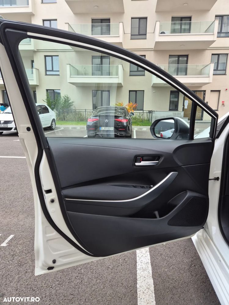 Toyota Corolla 1.8 HSD Dynamic - 13