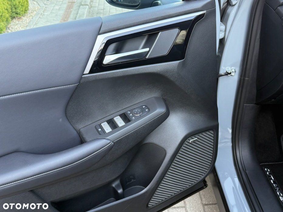 Mitsubishi Outlander - 11