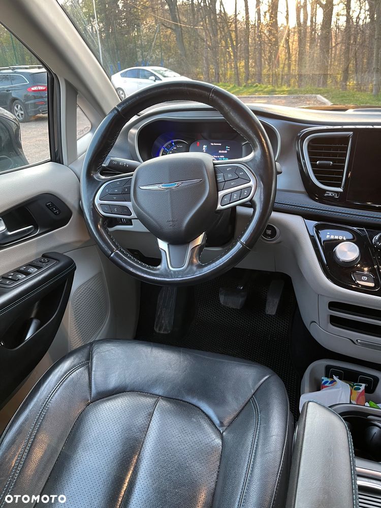 Chrysler Pacifica - 7