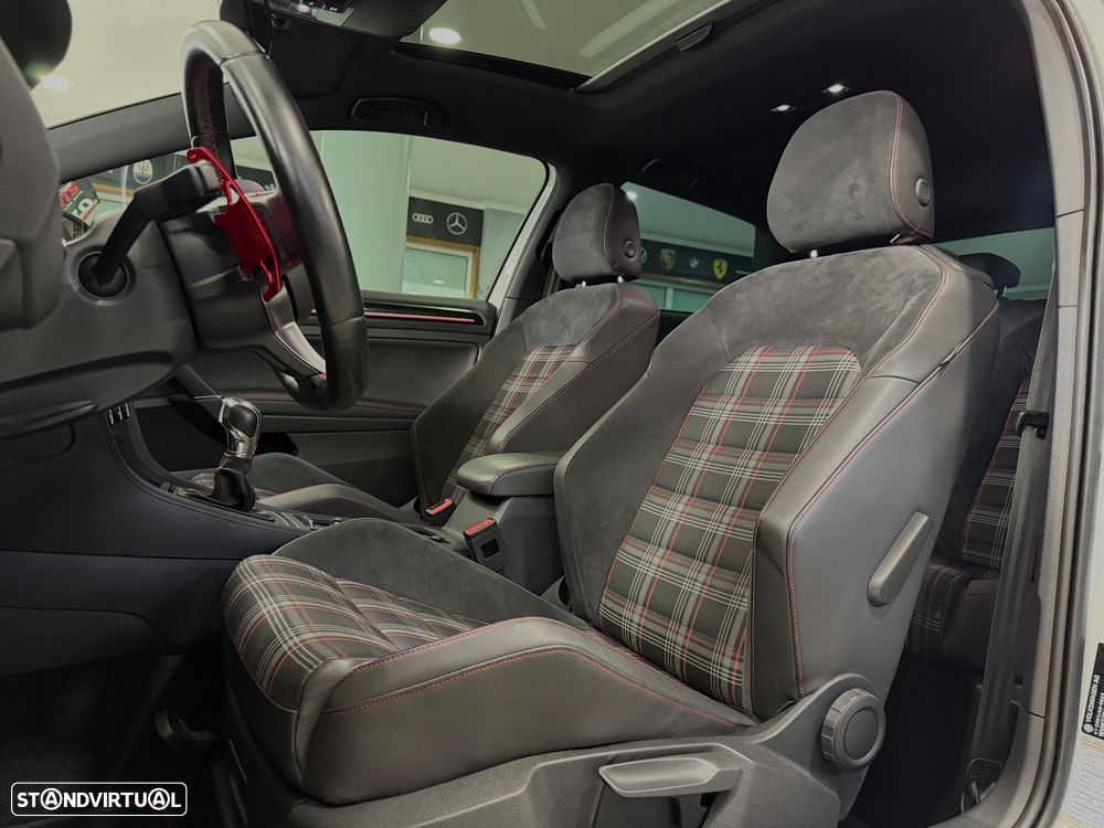 VW Golf 2.0 TSi GTi DSG Performance - 8