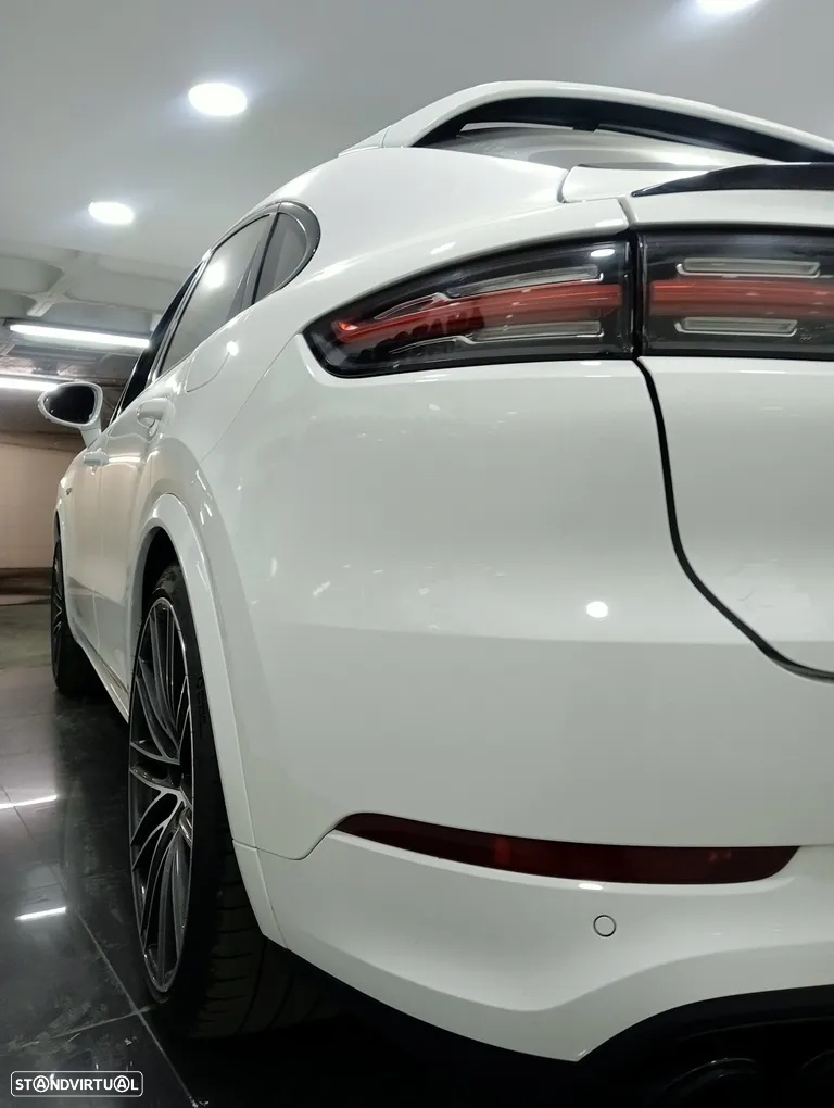Porsche Cayenne Coupé Turbo S E-Hybrid - 5