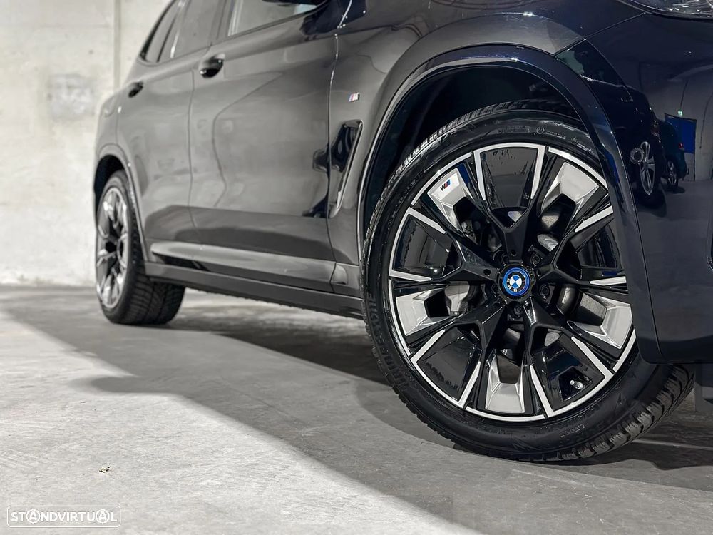 BMW iX3 M Sport Impressive - 11