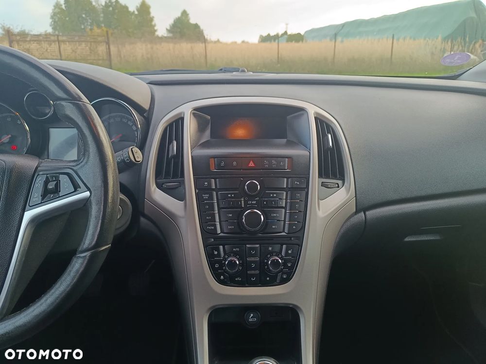 Opel Astra IV 1.4 T Cosmo - 14