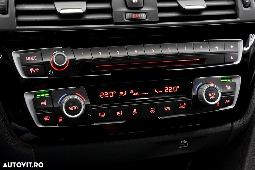BMW Seria 3 318i Touring Aut. - 36