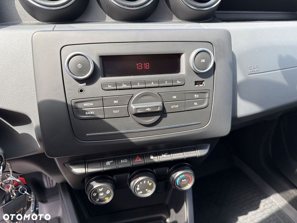 Dacia Duster 1.6 SCe Essential - 18