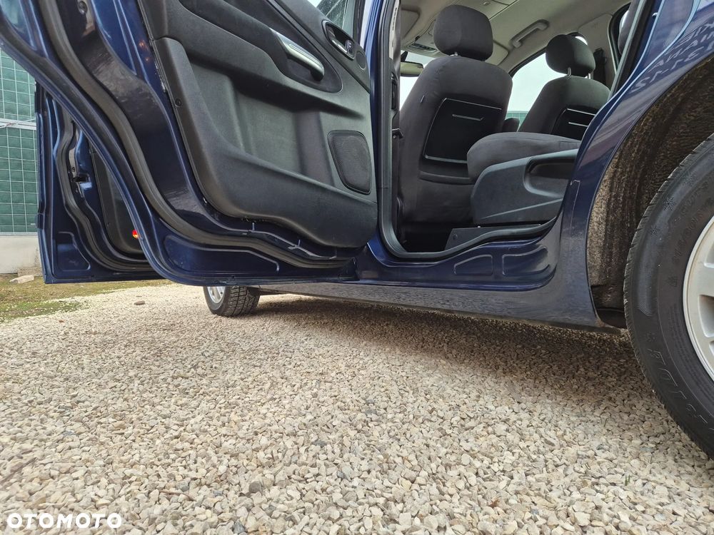 Ford Galaxy 2.0 Ghia - 22