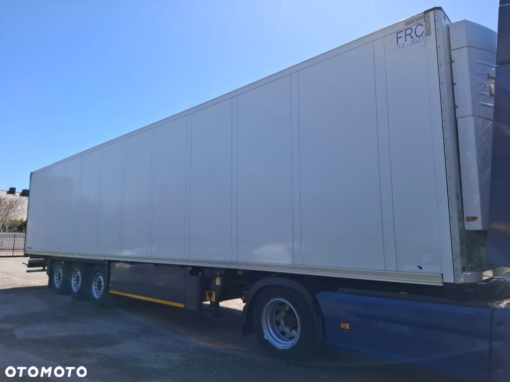 Schmitz Cargobull SKO 24/1 - 10