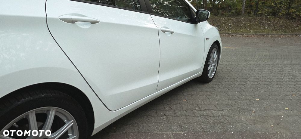 Hyundai i30 1.6 GDI Classic + - 25