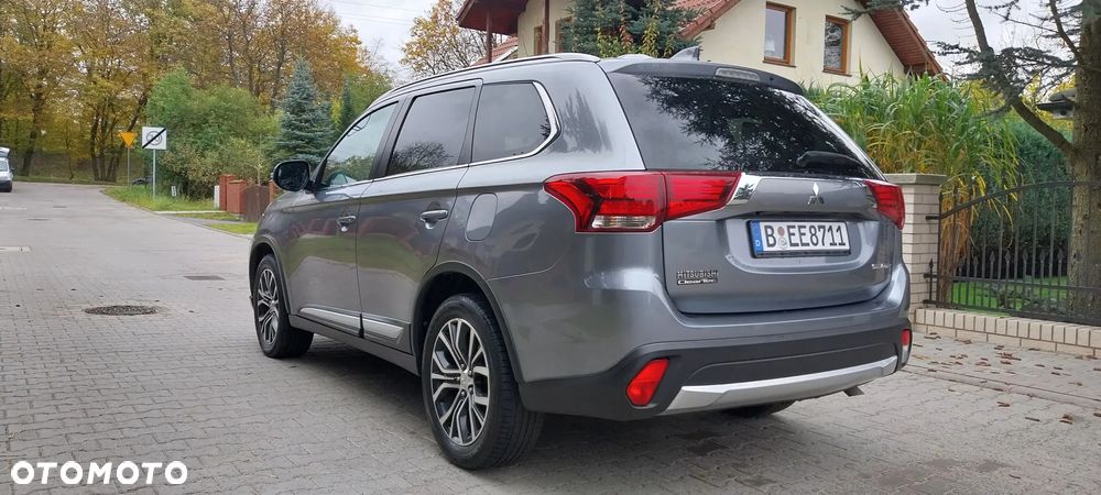 Mitsubishi Outlander 2.2 DI-D 2WD Plus - 4