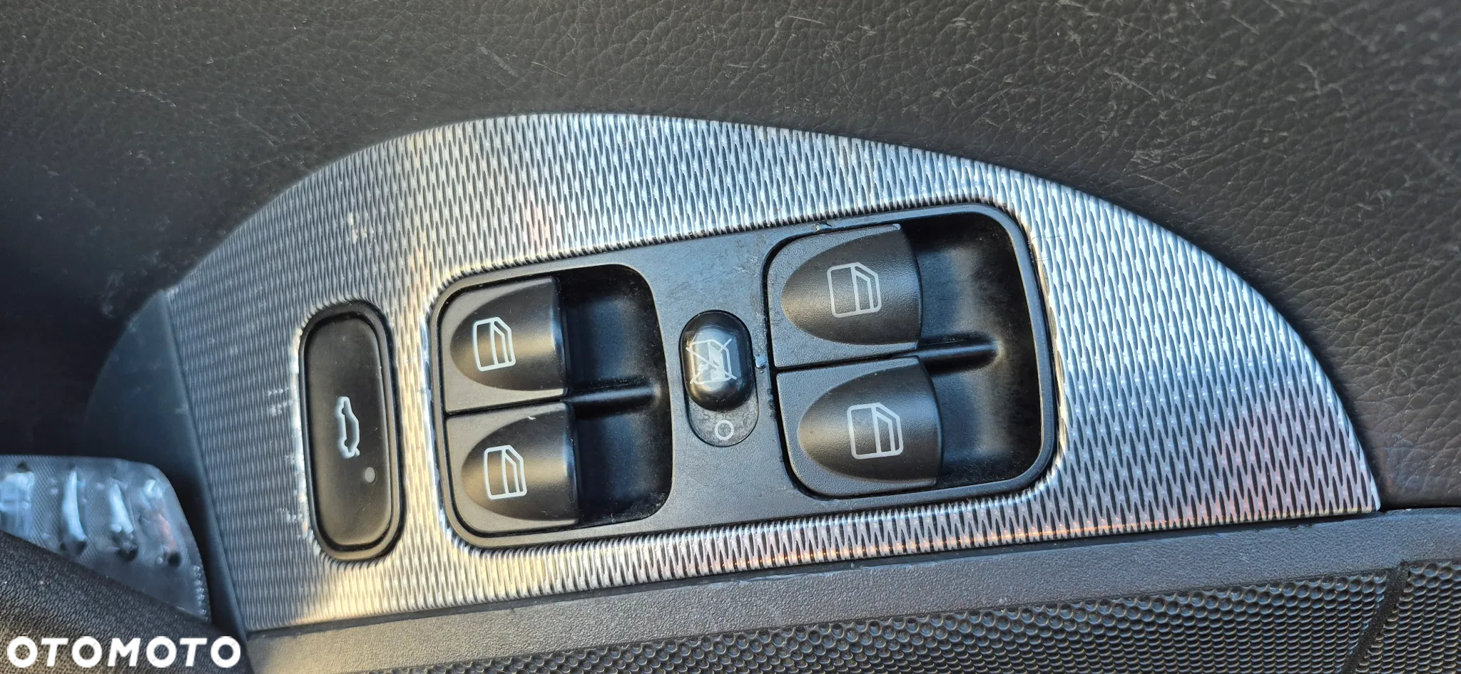 Mercedes-Benz CLK - 11
