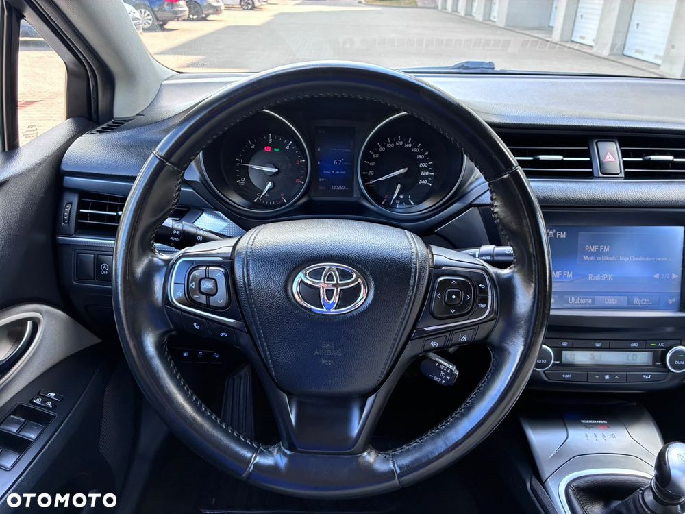 Toyota Avensis 2.0 D-4D Premium - 13