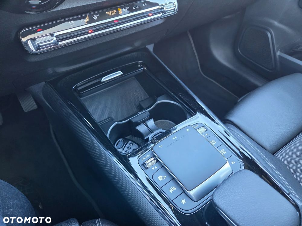 Mercedes-Benz GLB 200 d 4-Matic Progressive 8G-DCT - 28