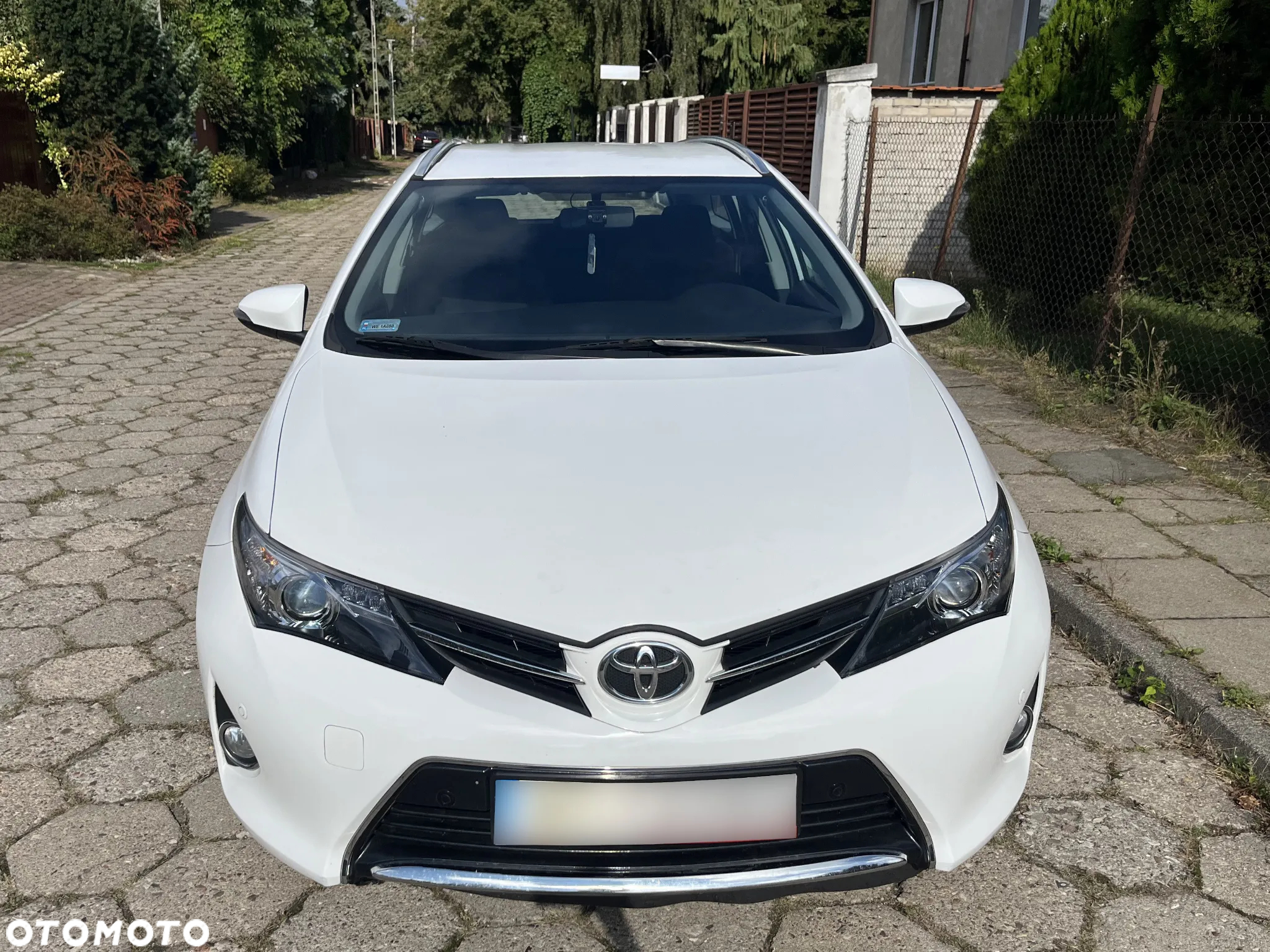 Toyota Auris 1.6 Premium + - 2