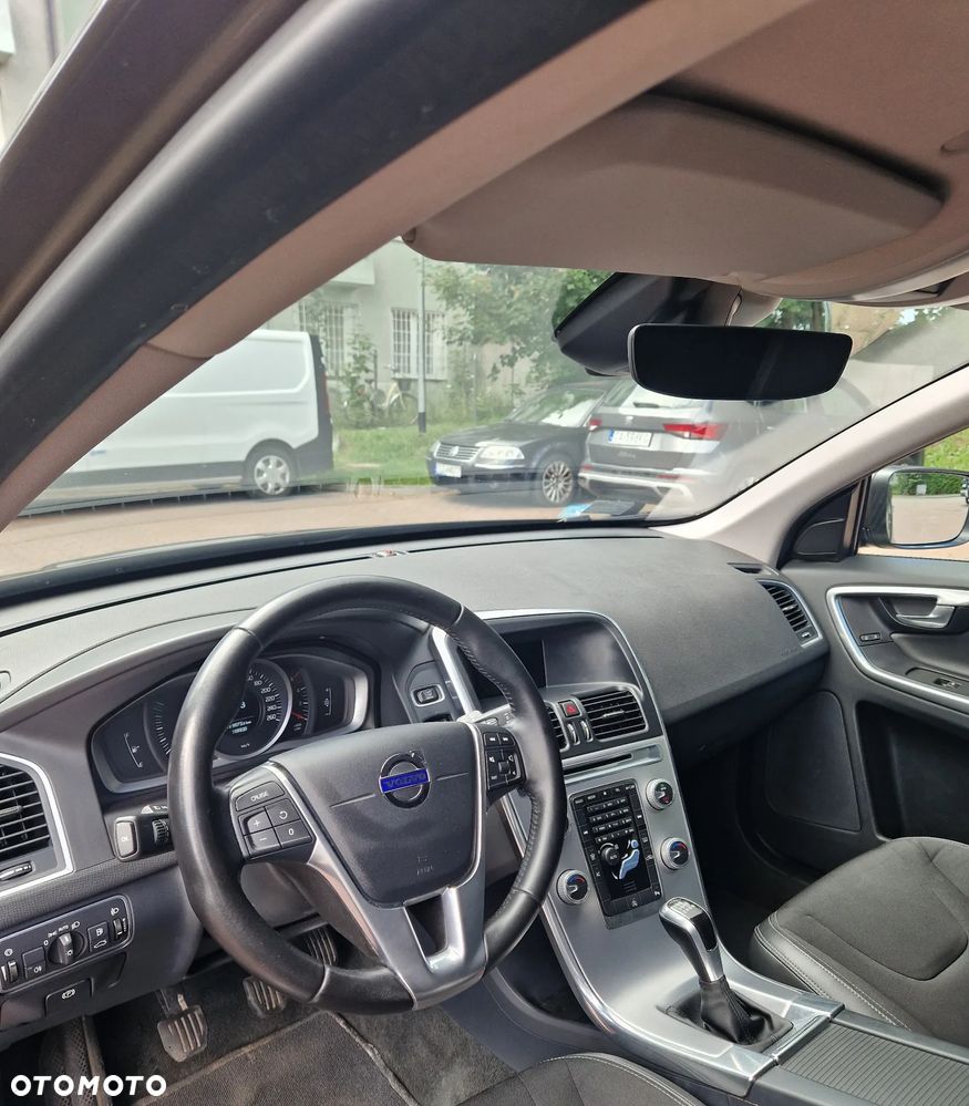 Volvo XC 60 D4 Momentum - 8