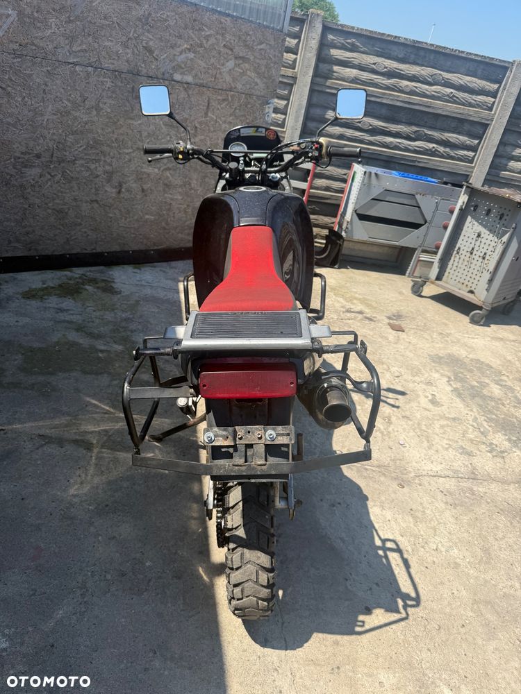 Suzuki DR - 6