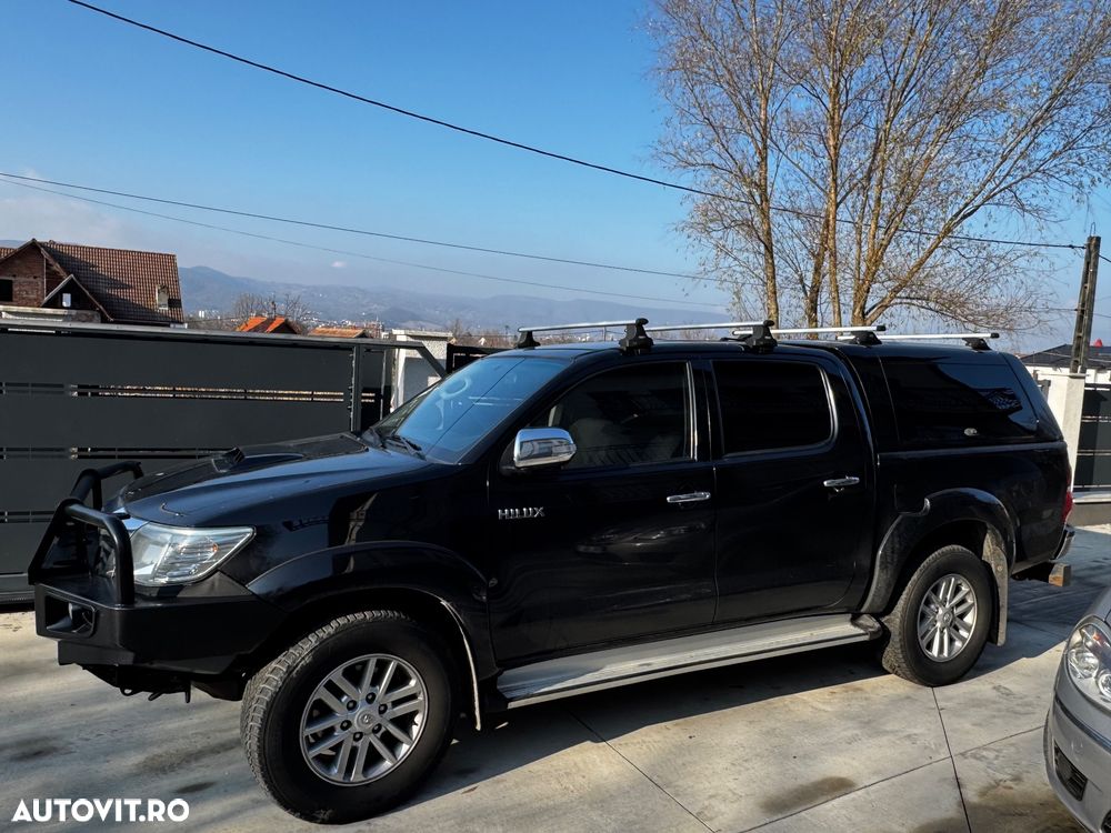 Toyota Hilux - 1