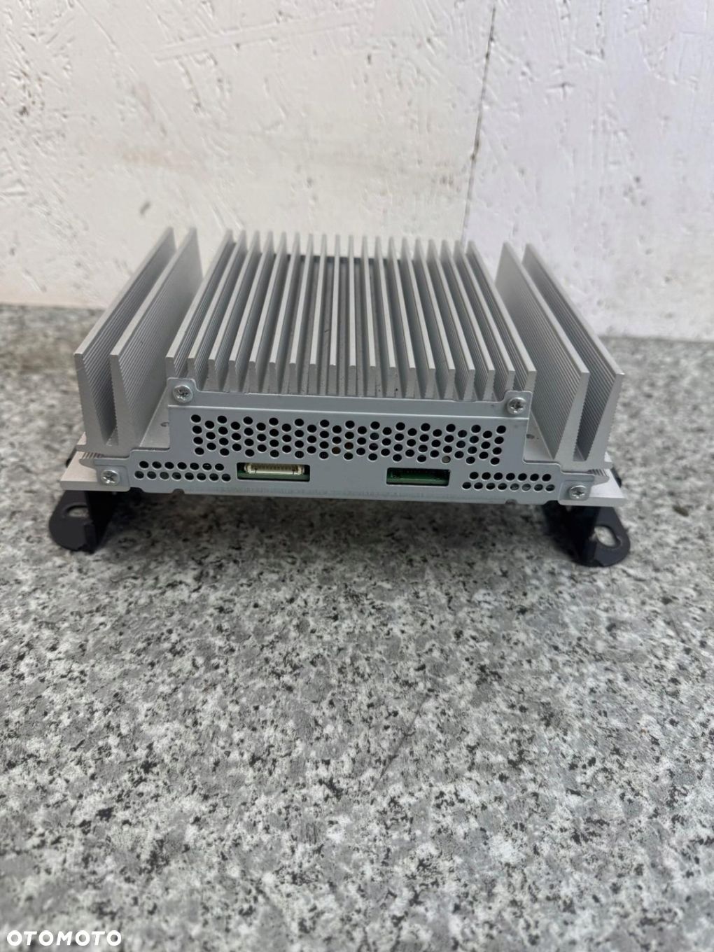WZMACNIACZ MODUŁ RADIA NAWIGACJI HYUNDAI IX35 2010-2015 963702Y000 - 1
