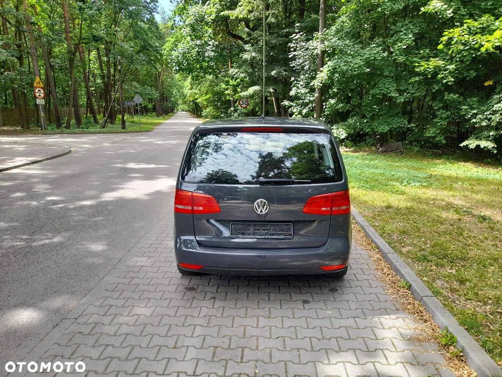 Volkswagen Touran - 4