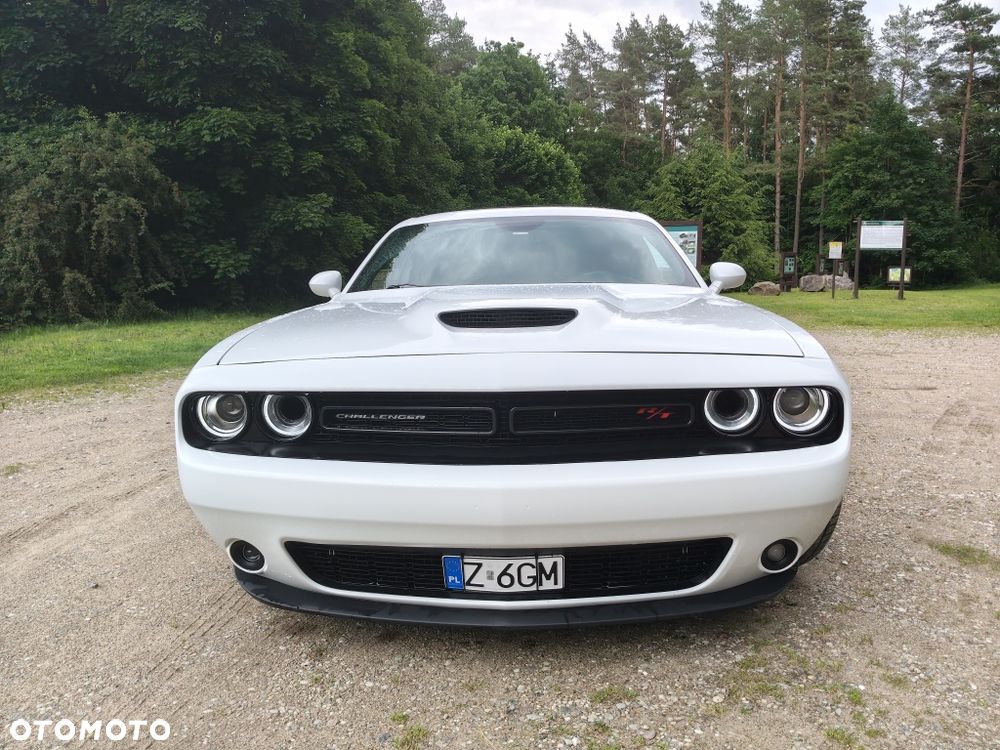 Dodge Challenger - 1