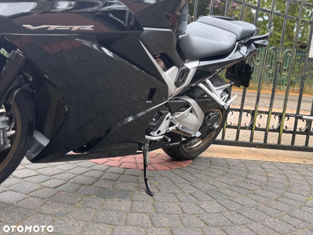 Honda VFR - 17