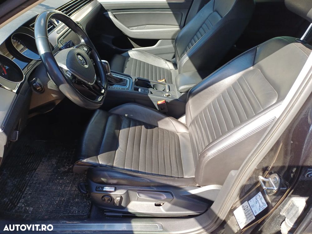 Volkswagen Passat 2.0 TDI SCR 4Motion DSG Elegance - 10