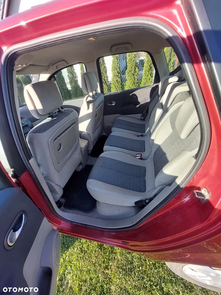 Renault Scenic 1.6 Confort Privilege - 4