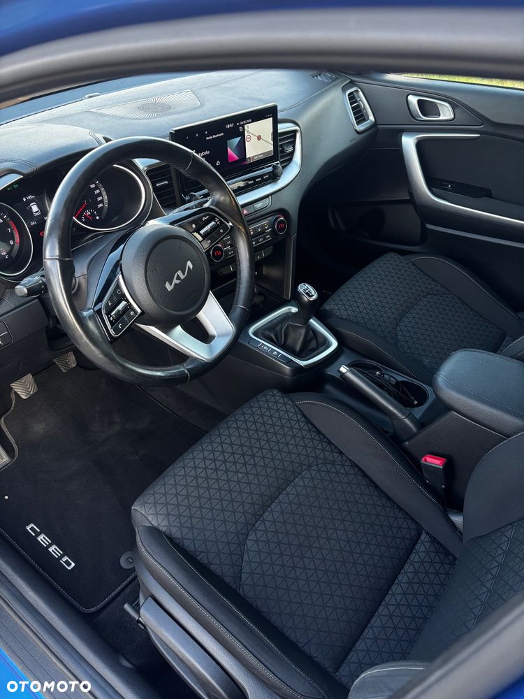 Kia Ceed 1.5 T-GDI Business Line Plus - 11