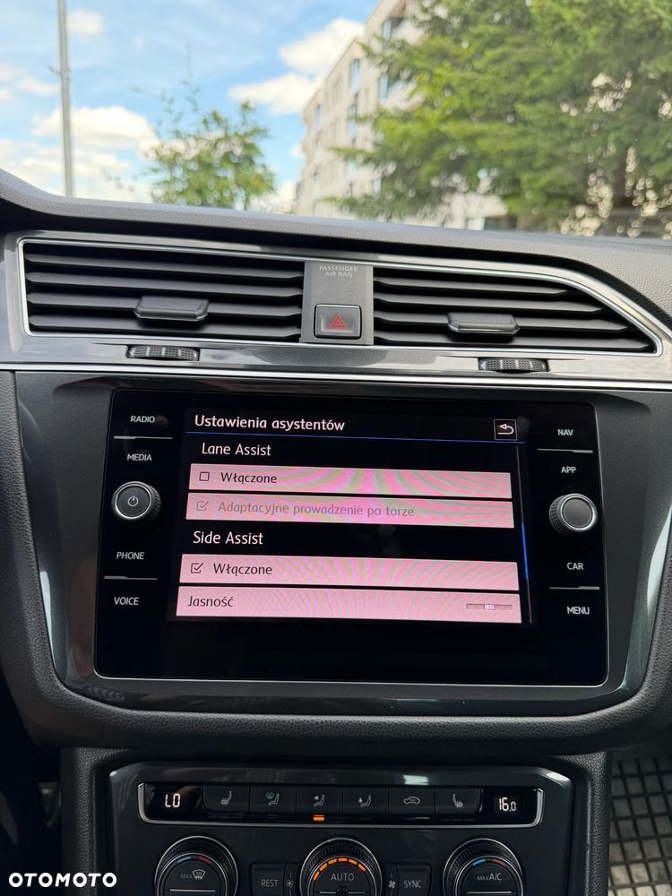 Volkswagen Tiguan 2.0 TDI SCR DSG R-Line - 24