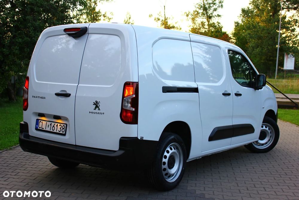 Peugeot PARTNER 1.5HDI 130KM AUTOMAT 8 BIEGÓW LONG DŁUGI 3 OSOBOWY PERFEKT AUTO NAVIGACJA KAMERY,ASYSTENTY,VF23% - 10