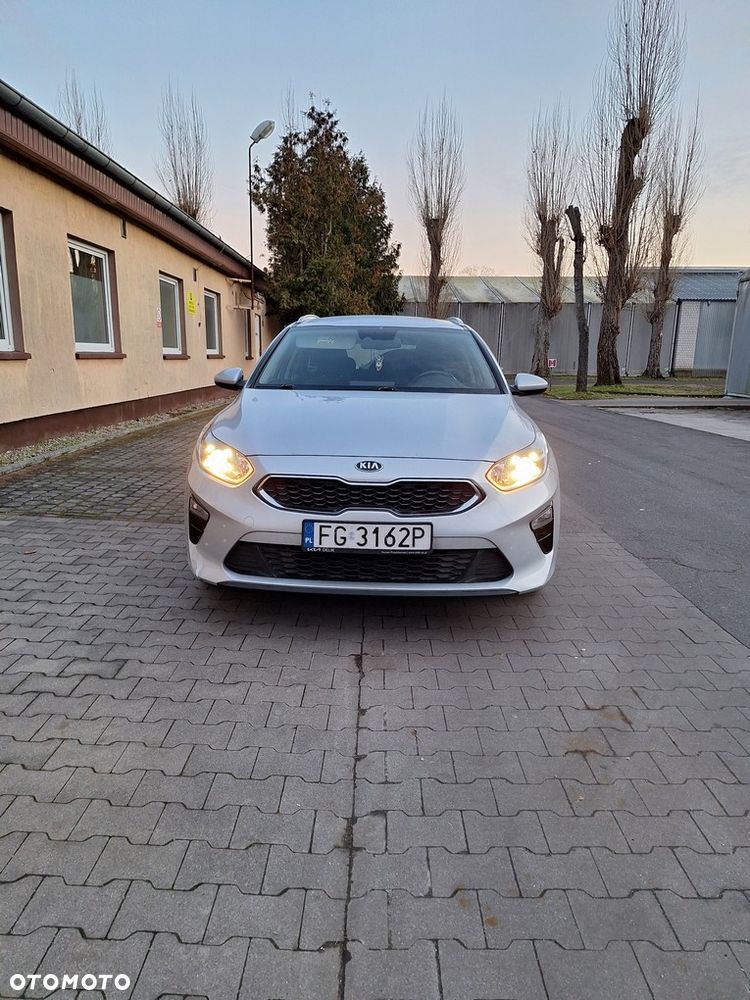 Kia Ceed 1.6 CRDi SCR M - 3