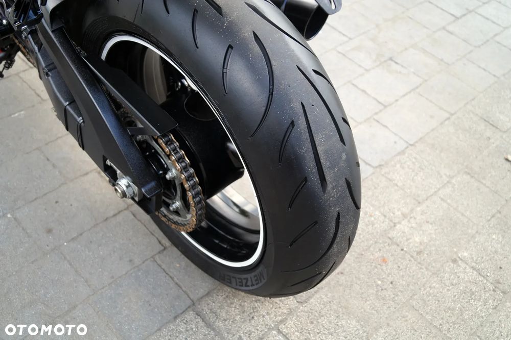 Suzuki GSX-R - 14