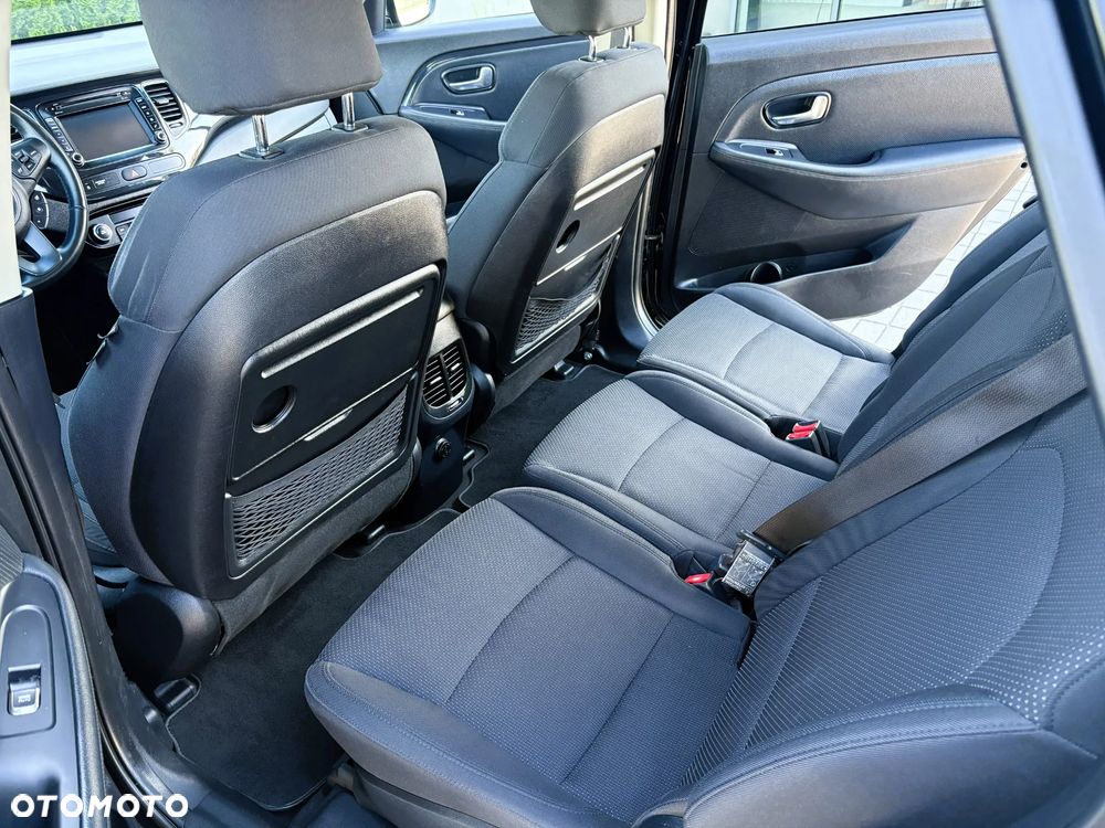 Kia Carens - 15